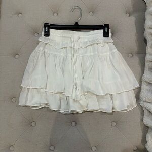Flowy white skirt with built in shorts Size Small/Xs with drawstring